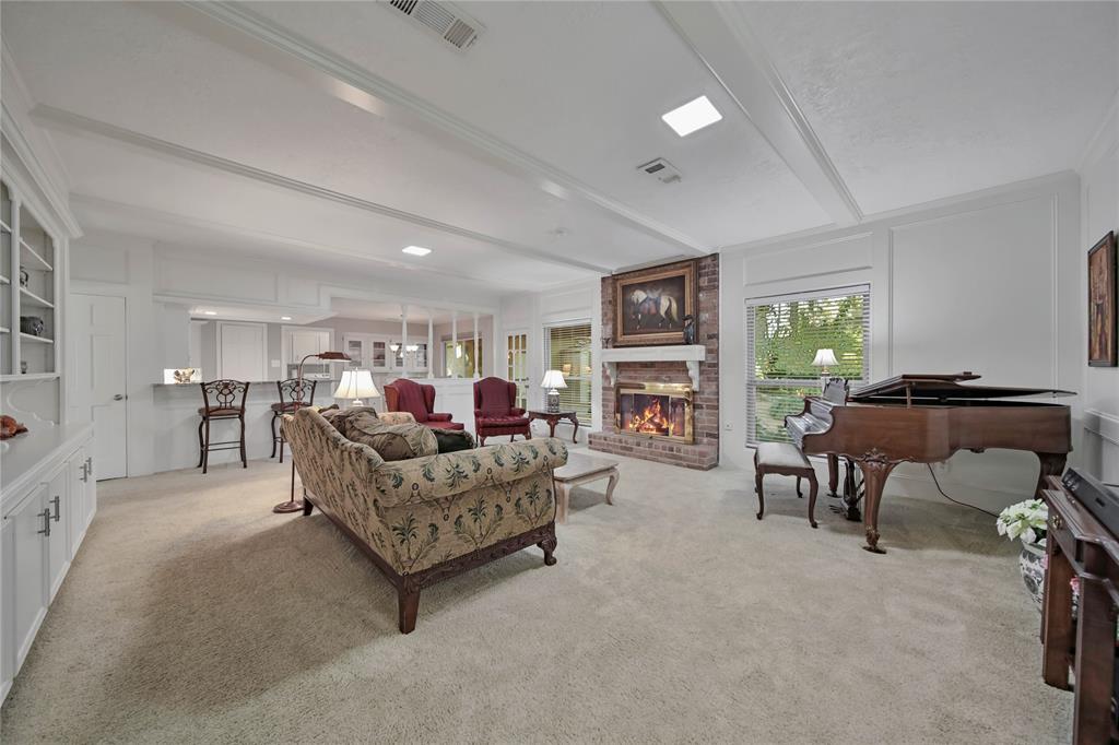 2415 Villa Creek Drive