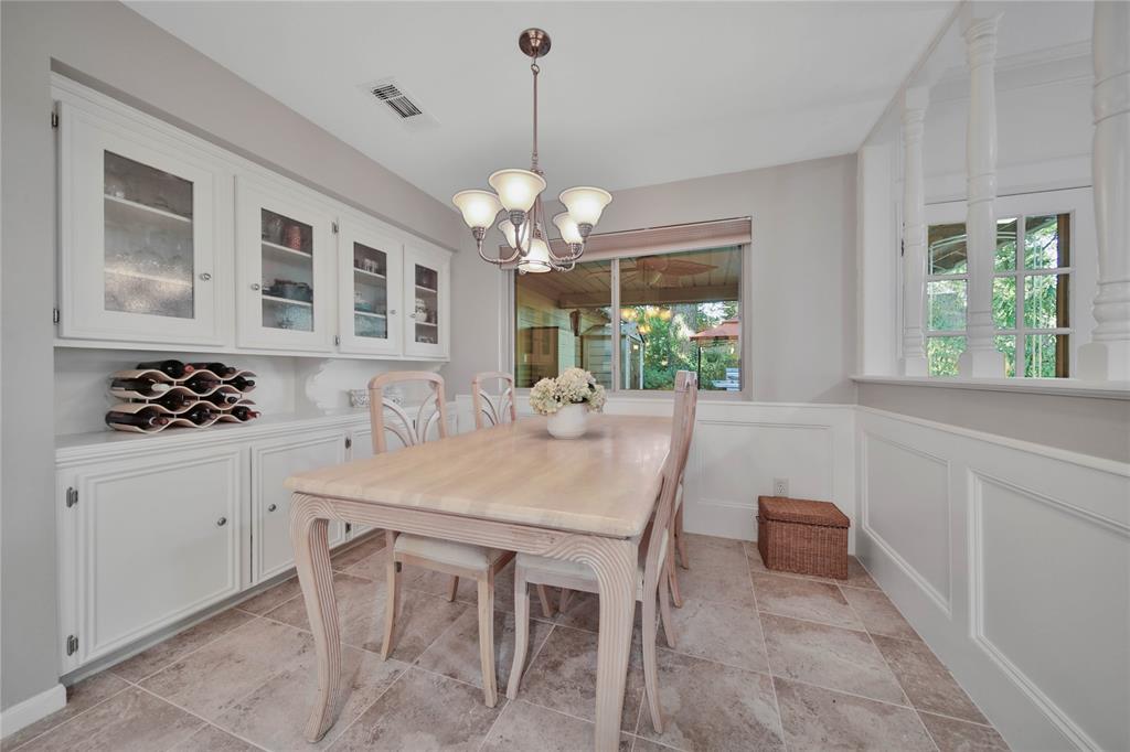 2415 Villa Creek Drive