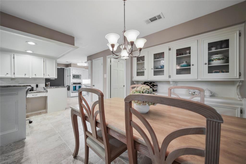 2415 Villa Creek Drive