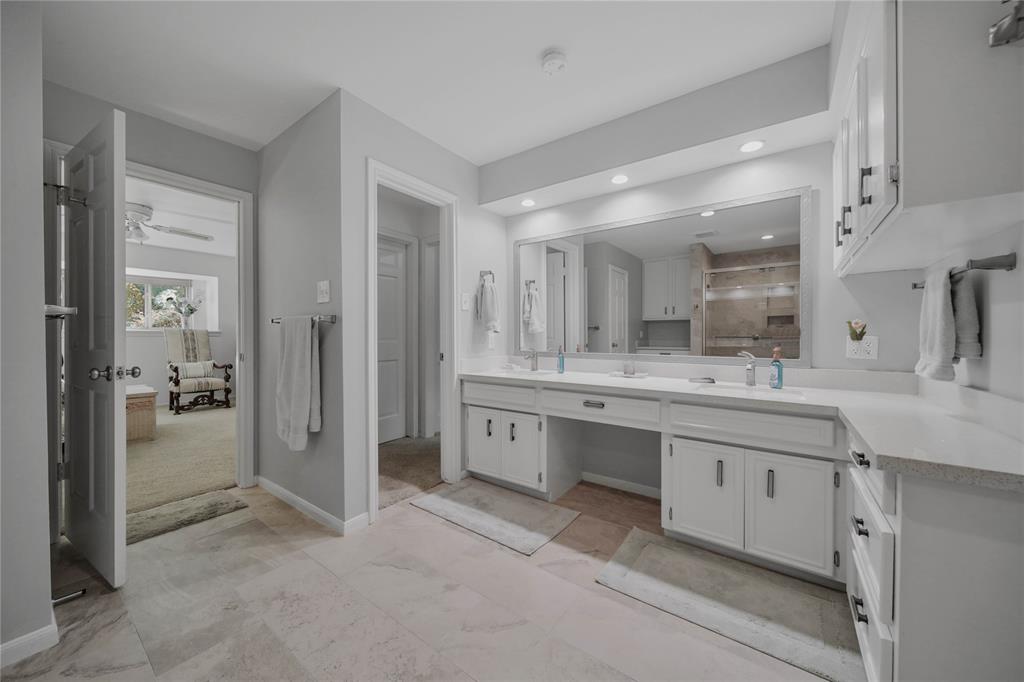 2415 Villa Creek Drive