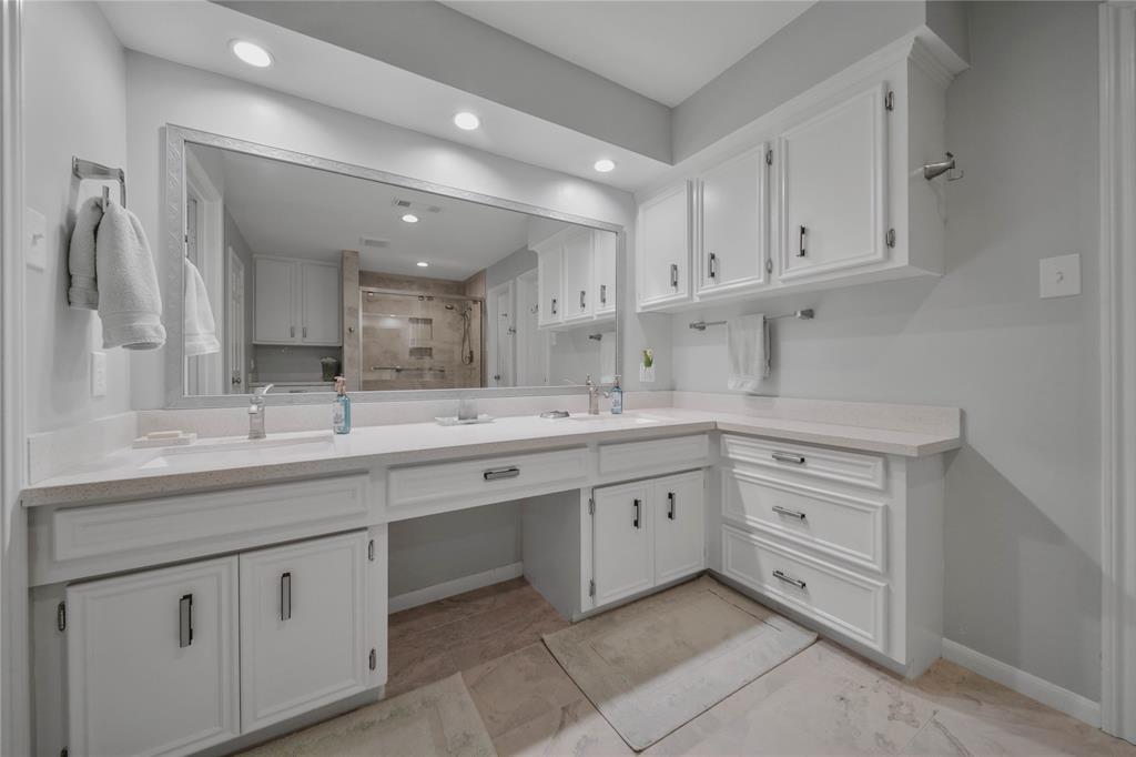 2415 Villa Creek Drive