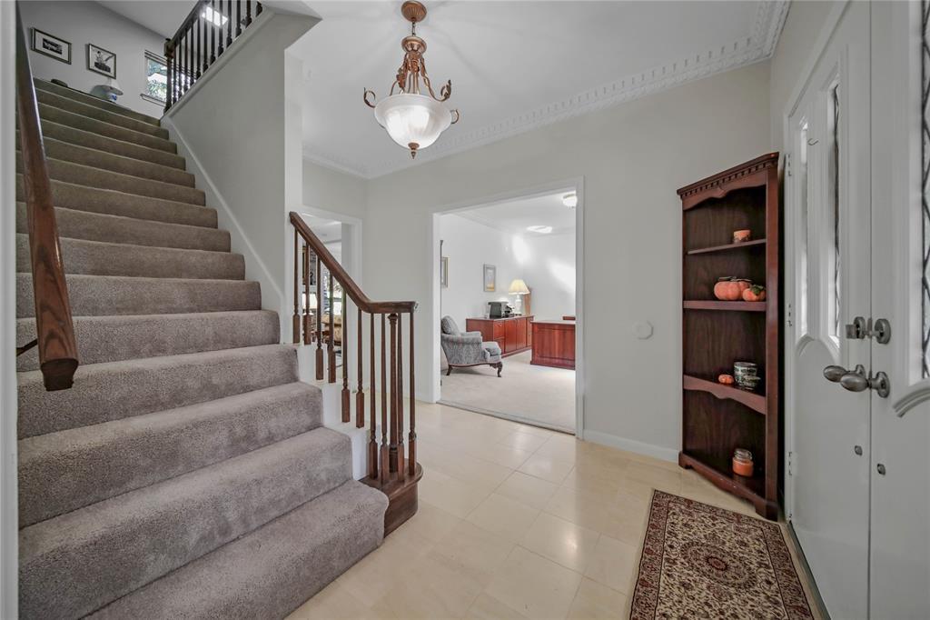 2415 Villa Creek Drive