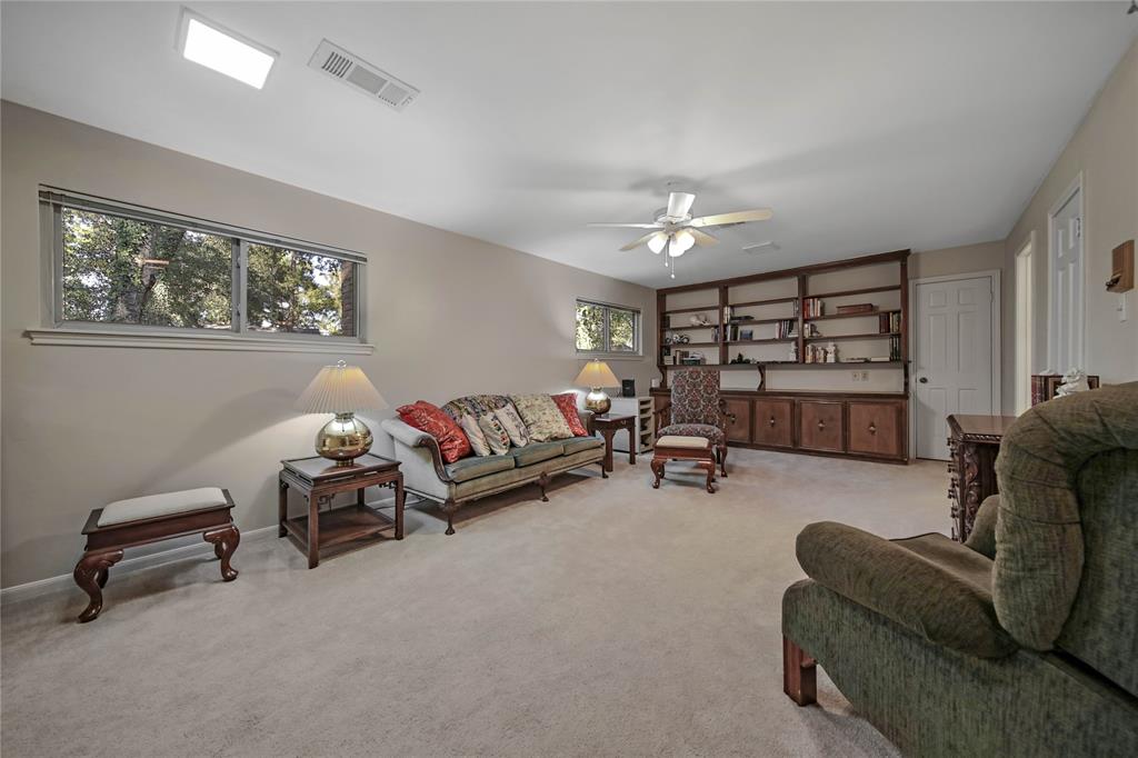 2415 Villa Creek Drive