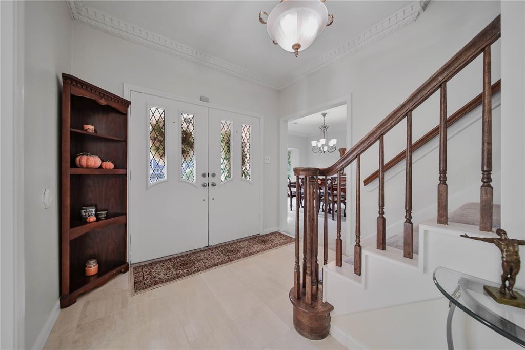 2415 Villa Creek Drive