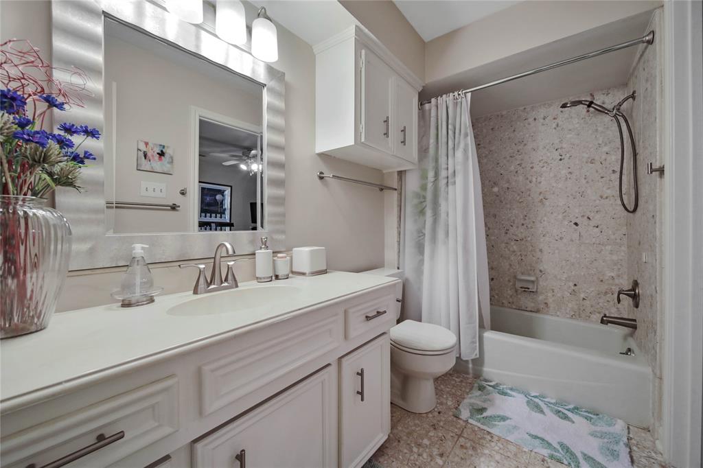 2415 Villa Creek Drive