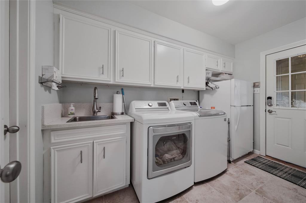 2415 Villa Creek Drive