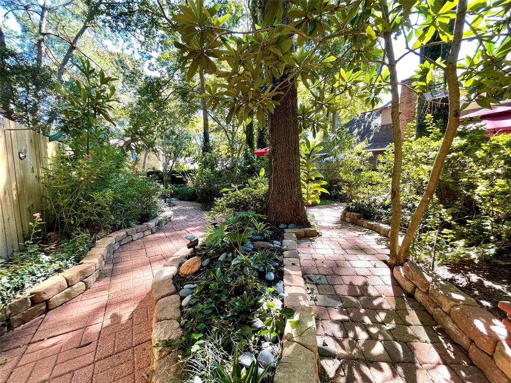 2415 Villa Creek Drive
