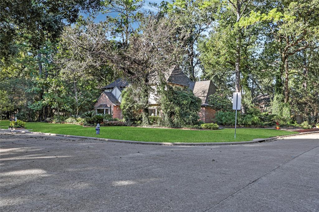 2415 Villa Creek Drive