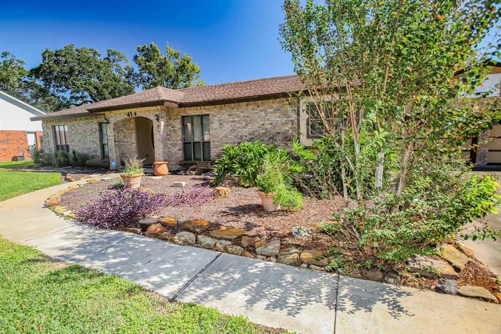 414 1 Huckleberry Drive, Lake Jackson, Texas 77566, 4 Bedrooms Bedrooms, 4 Rooms Rooms,3 BathroomsBathrooms,Single-family,For Sale,Huckleberry,37206418