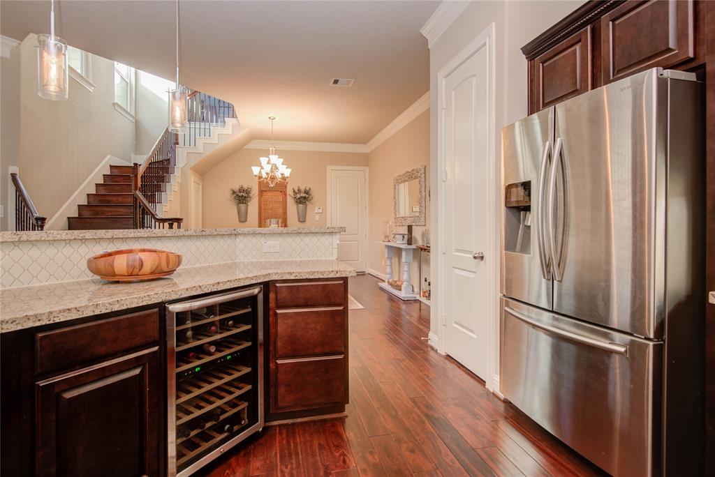 5803 2 Kansas Street, Houston, Texas 77007, 3 Bedrooms Bedrooms, 10 Rooms Rooms,2 BathroomsBathrooms,Single-family,For Sale,Kansas,52087729