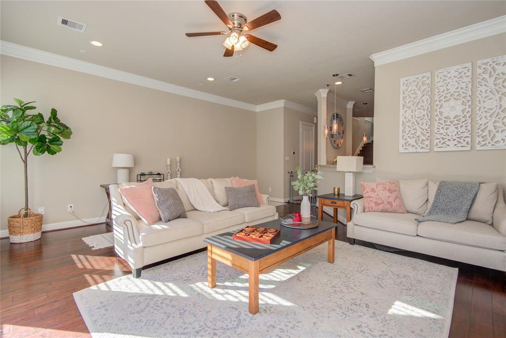 5803 2 Kansas Street, Houston, Texas 77007, 3 Bedrooms Bedrooms, 10 Rooms Rooms,2 BathroomsBathrooms,Single-family,For Sale,Kansas,52087729