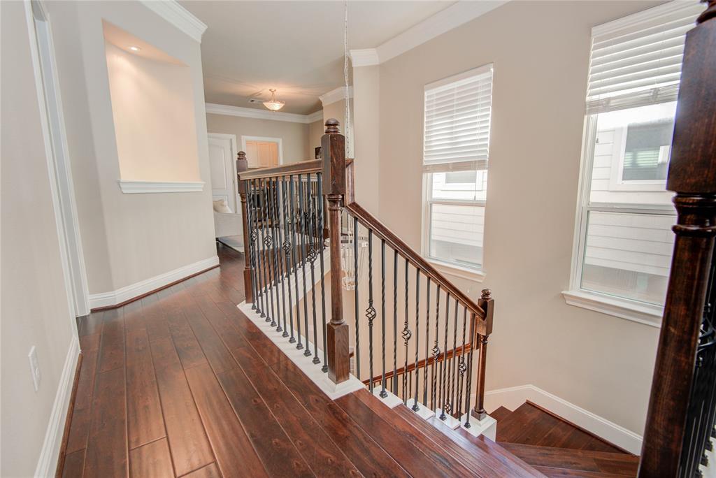 5803 2 Kansas Street, Houston, Texas 77007, 3 Bedrooms Bedrooms, 10 Rooms Rooms,2 BathroomsBathrooms,Single-family,For Sale,Kansas,52087729