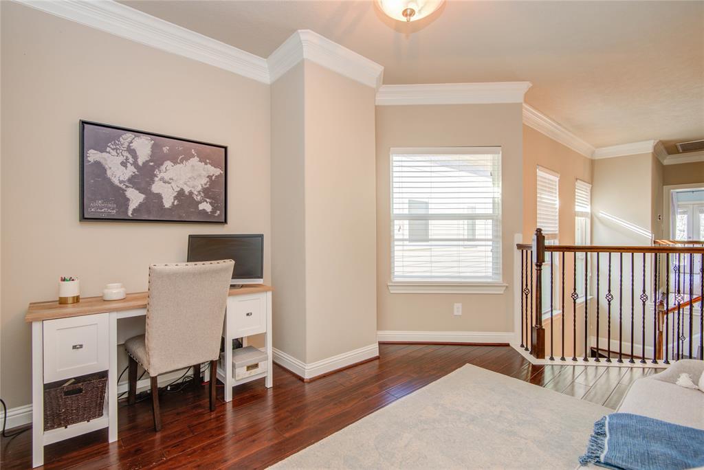 5803 2 Kansas Street, Houston, Texas 77007, 3 Bedrooms Bedrooms, 10 Rooms Rooms,2 BathroomsBathrooms,Single-family,For Sale,Kansas,52087729