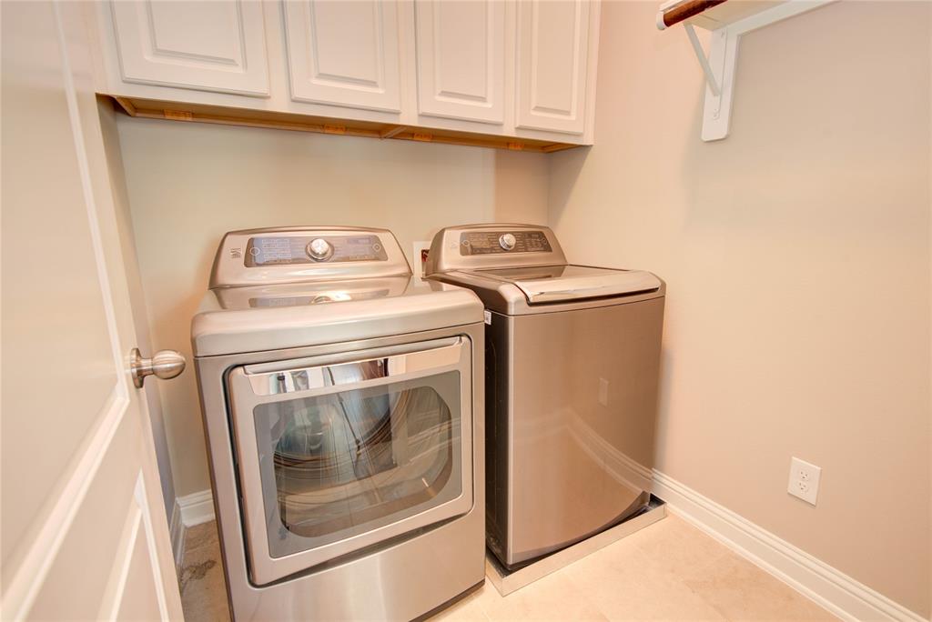 5803 2 Kansas Street, Houston, Texas 77007, 3 Bedrooms Bedrooms, 10 Rooms Rooms,2 BathroomsBathrooms,Single-family,For Sale,Kansas,52087729