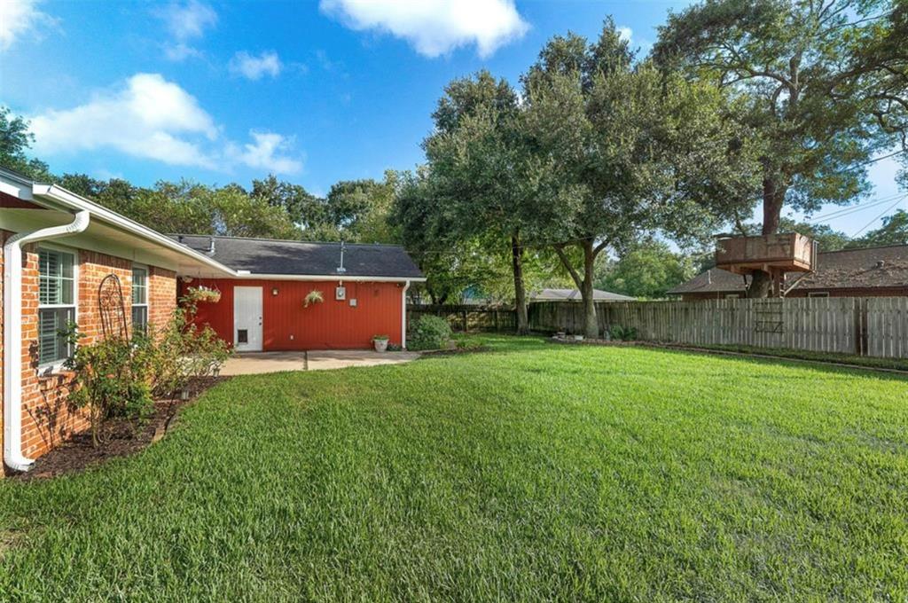 10919 1 Burdine Street, Houston, Texas 77096, 2 Bedrooms Bedrooms, 2 Rooms Rooms,2 BathroomsBathrooms,Single-family,For Sale,Burdine,38003483