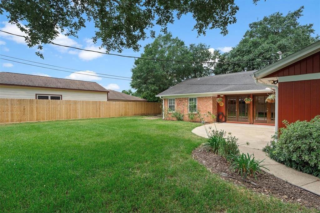 10919 1 Burdine Street, Houston, Texas 77096, 2 Bedrooms Bedrooms, 2 Rooms Rooms,2 BathroomsBathrooms,Single-family,For Sale,Burdine,38003483