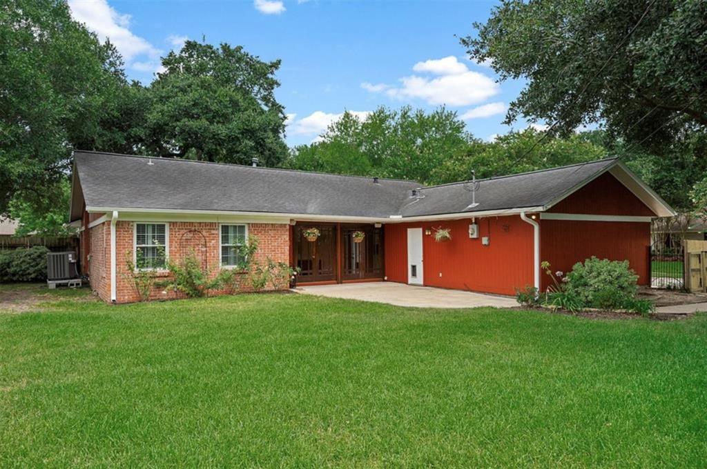 10919 1 Burdine Street, Houston, Texas 77096, 2 Bedrooms Bedrooms, 2 Rooms Rooms,2 BathroomsBathrooms,Single-family,For Sale,Burdine,38003483