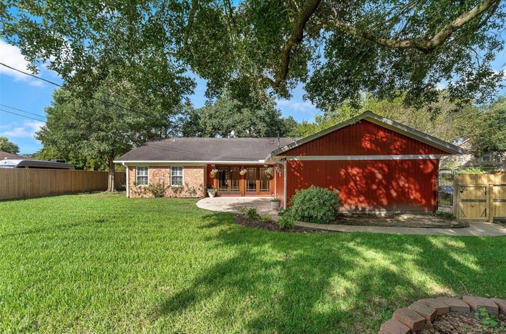 10919 1 Burdine Street, Houston, Texas 77096, 2 Bedrooms Bedrooms, 2 Rooms Rooms,2 BathroomsBathrooms,Single-family,For Sale,Burdine,38003483