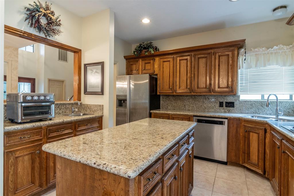 303 2 Heather Lane, Conroe, Texas 77385, 3 Bedrooms Bedrooms, 7 Rooms Rooms,2 BathroomsBathrooms,Single-family,For Sale,Heather,84387897