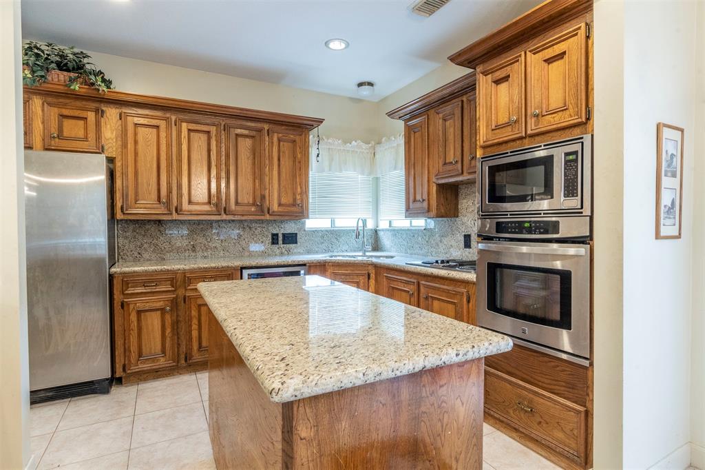 303 2 Heather Lane, Conroe, Texas 77385, 3 Bedrooms Bedrooms, 7 Rooms Rooms,2 BathroomsBathrooms,Single-family,For Sale,Heather,84387897