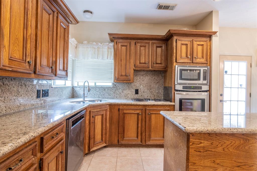 303 2 Heather Lane, Conroe, Texas 77385, 3 Bedrooms Bedrooms, 7 Rooms Rooms,2 BathroomsBathrooms,Single-family,For Sale,Heather,84387897