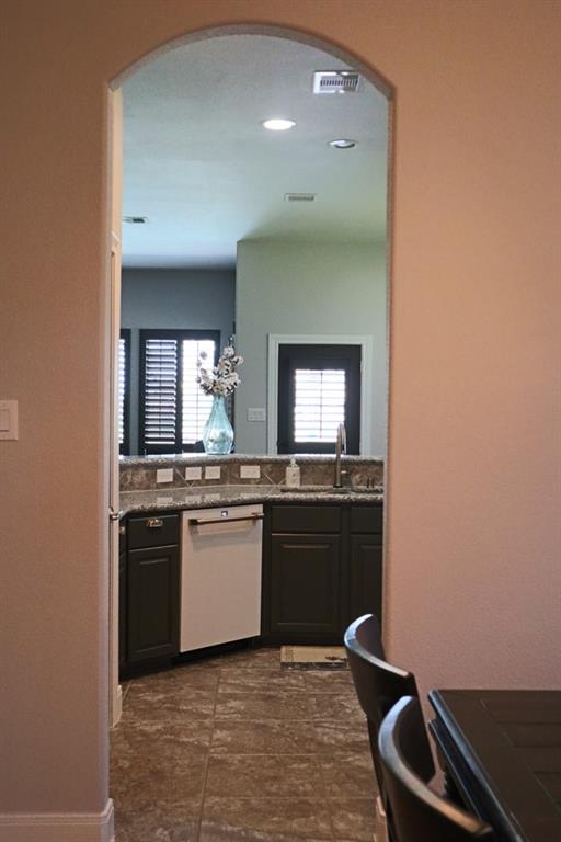1241 1 Laurel Loop, Angleton, Texas 77515, 4 Bedrooms Bedrooms, 6 Rooms Rooms,2 BathroomsBathrooms,Single-family,For Sale,Laurel,80272258