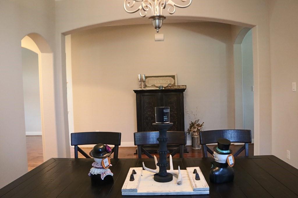 1241 1 Laurel Loop, Angleton, Texas 77515, 4 Bedrooms Bedrooms, 6 Rooms Rooms,2 BathroomsBathrooms,Single-family,For Sale,Laurel,80272258