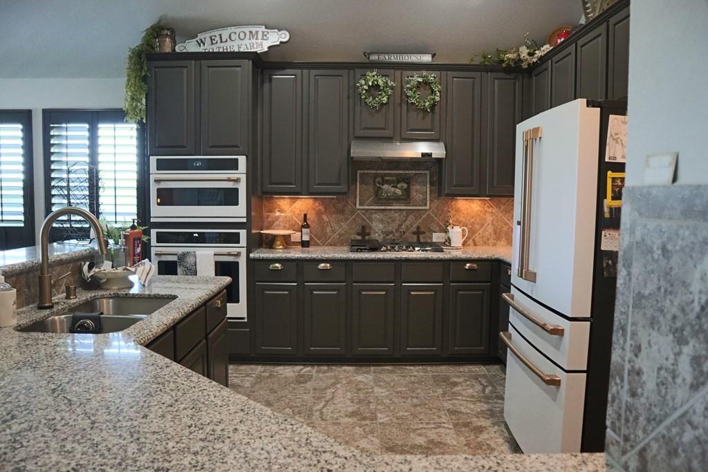 1241 1 Laurel Loop, Angleton, Texas 77515, 4 Bedrooms Bedrooms, 6 Rooms Rooms,2 BathroomsBathrooms,Single-family,For Sale,Laurel,80272258