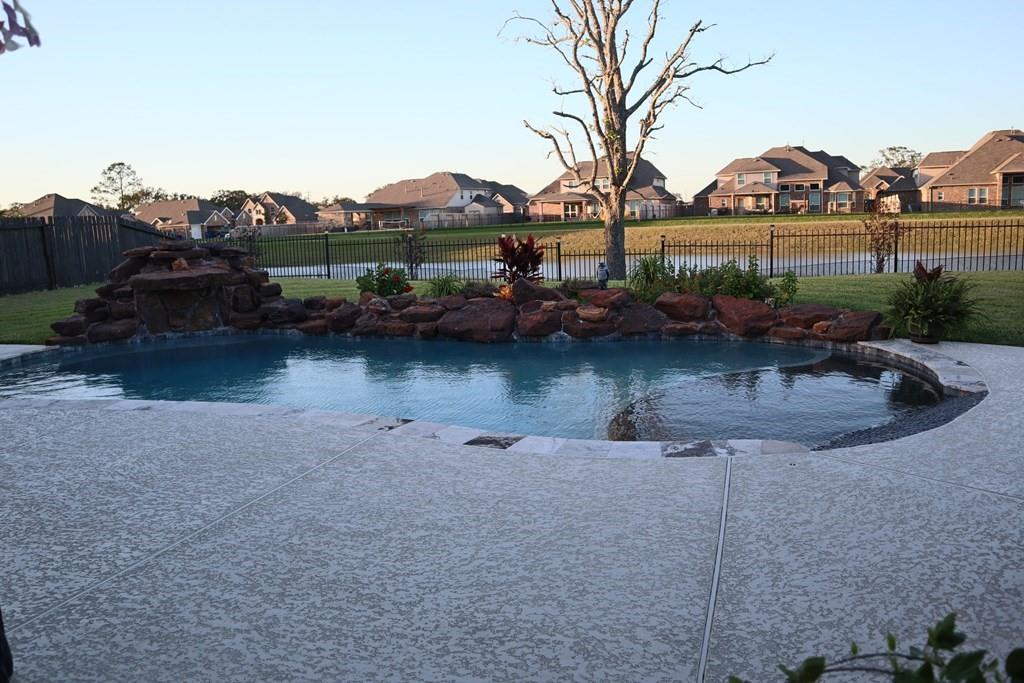 1241 1 Laurel Loop, Angleton, Texas 77515, 4 Bedrooms Bedrooms, 6 Rooms Rooms,2 BathroomsBathrooms,Single-family,For Sale,Laurel,80272258