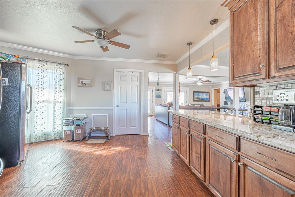 1127 1 Bayou Circle, Galveston, Texas 77551, 3 Bedrooms Bedrooms, 6 Rooms Rooms,2 BathroomsBathrooms,Single-family,For Sale,Bayou,8594639