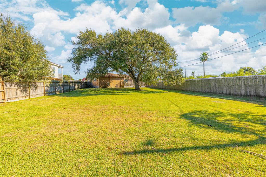 1127 1 Bayou Circle, Galveston, Texas 77551, 3 Bedrooms Bedrooms, 6 Rooms Rooms,2 BathroomsBathrooms,Single-family,For Sale,Bayou,8594639