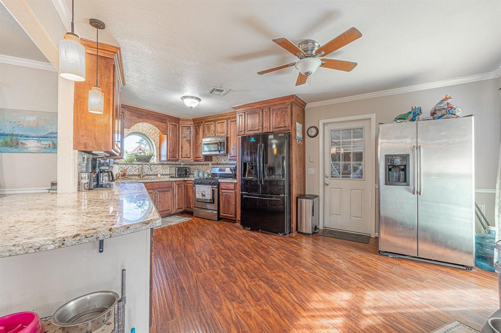 1127 1 Bayou Circle, Galveston, Texas 77551, 3 Bedrooms Bedrooms, 6 Rooms Rooms,2 BathroomsBathrooms,Single-family,For Sale,Bayou,8594639