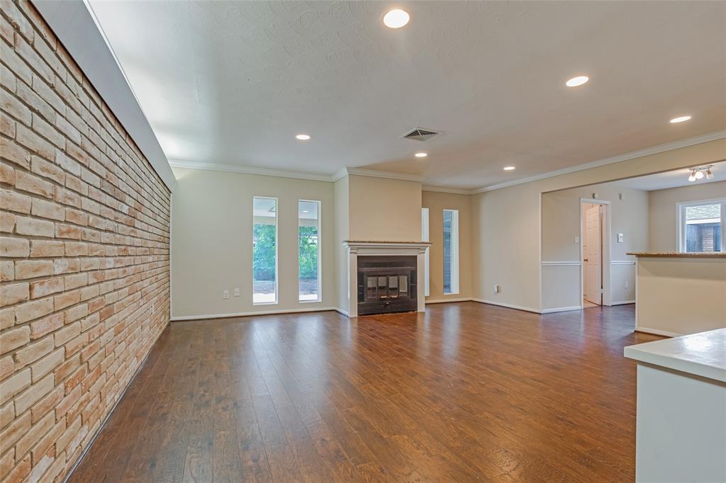 5467 1 Carew Street, Houston, Texas 77096, 4 Bedrooms Bedrooms, 4 Rooms Rooms,2 BathroomsBathrooms,Single-family,For Sale,Carew,73569018