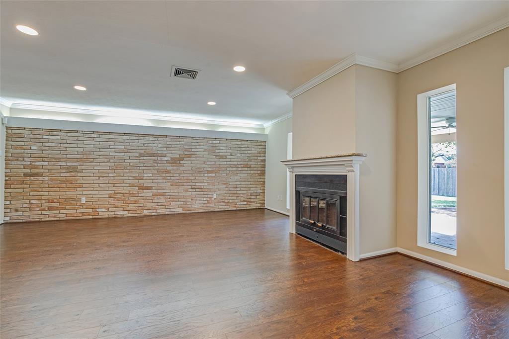 5467 1 Carew Street, Houston, Texas 77096, 4 Bedrooms Bedrooms, 4 Rooms Rooms,2 BathroomsBathrooms,Single-family,For Sale,Carew,73569018