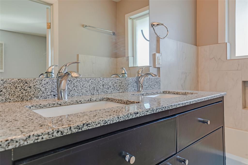 5467 1 Carew Street, Houston, Texas 77096, 4 Bedrooms Bedrooms, 4 Rooms Rooms,2 BathroomsBathrooms,Single-family,For Sale,Carew,73569018