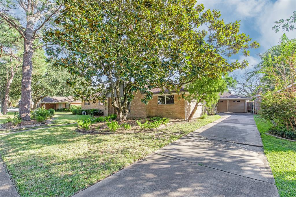 5467 1 Carew Street, Houston, Texas 77096, 4 Bedrooms Bedrooms, 4 Rooms Rooms,2 BathroomsBathrooms,Single-family,For Sale,Carew,73569018