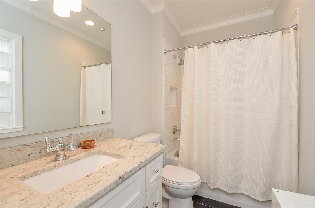 1706 3 Francis Street, Houston, Texas 77004, 3 Bedrooms Bedrooms, 3 Rooms Rooms,3 BathroomsBathrooms,Single-family,For Sale,Francis,76778077