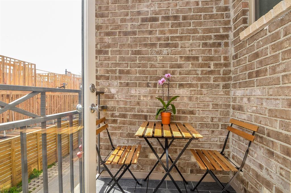1706 3 Francis Street, Houston, Texas 77004, 3 Bedrooms Bedrooms, 3 Rooms Rooms,3 BathroomsBathrooms,Single-family,For Sale,Francis,76778077