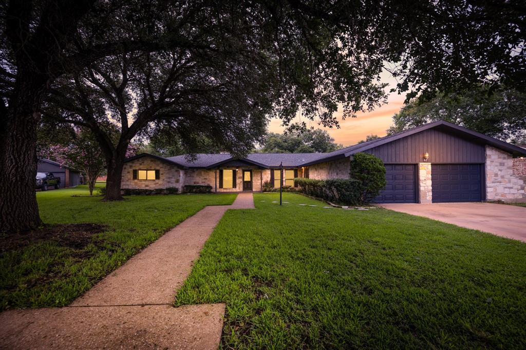 320  Tanglewood Trail Gonzales Texas 78629, 83