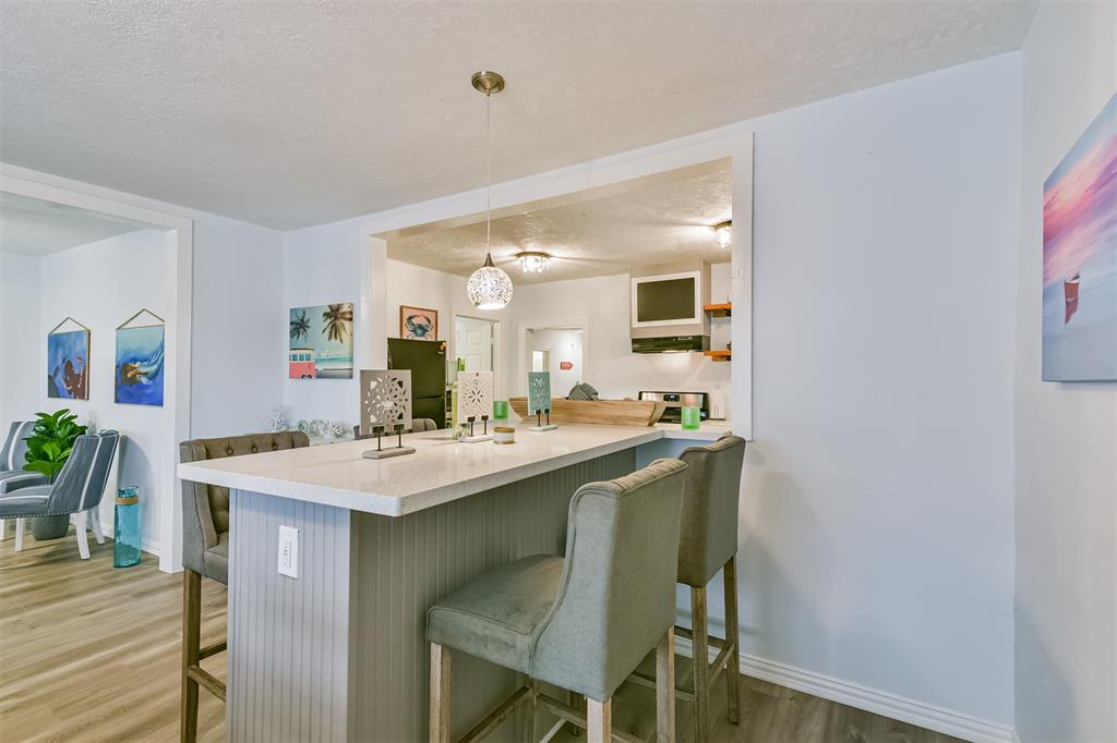 4117 1 Avenue M 1/2, Galveston, Texas 77550, 4 Bedrooms Bedrooms, 9 Rooms Rooms,2 BathroomsBathrooms,Single-family,For Sale,Avenue M 1/2,91241235