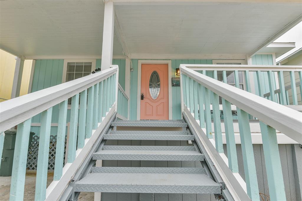 4117 1 Avenue M 1/2, Galveston, Texas 77550, 4 Bedrooms Bedrooms, 9 Rooms Rooms,2 BathroomsBathrooms,Single-family,For Sale,Avenue M 1/2,91241235