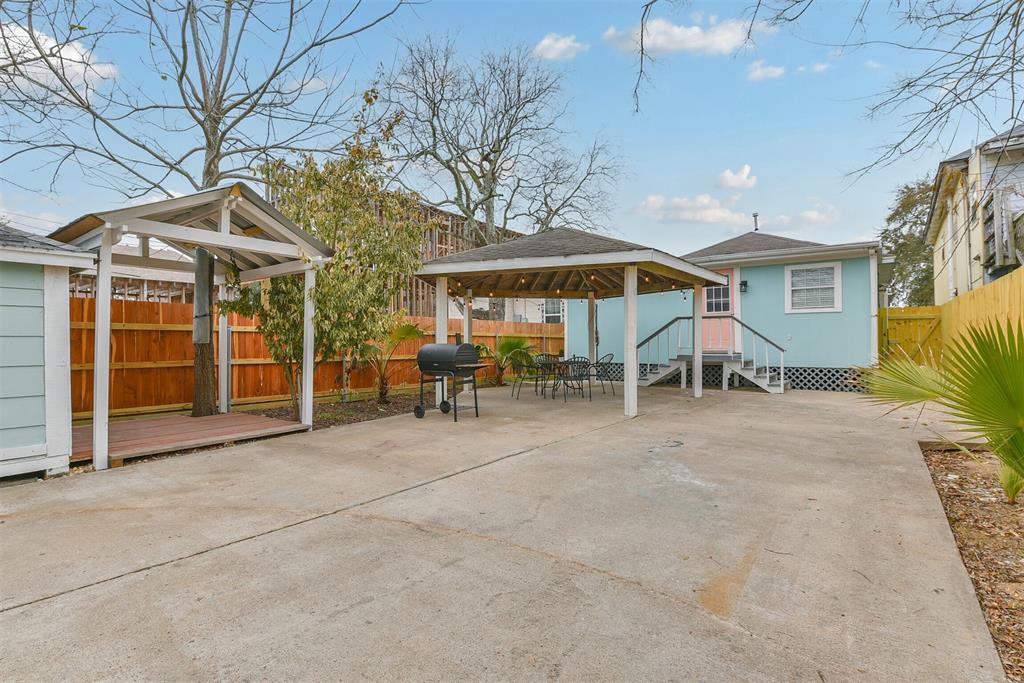 4117 1 Avenue M 1/2, Galveston, Texas 77550, 4 Bedrooms Bedrooms, 9 Rooms Rooms,2 BathroomsBathrooms,Single-family,For Sale,Avenue M 1/2,91241235