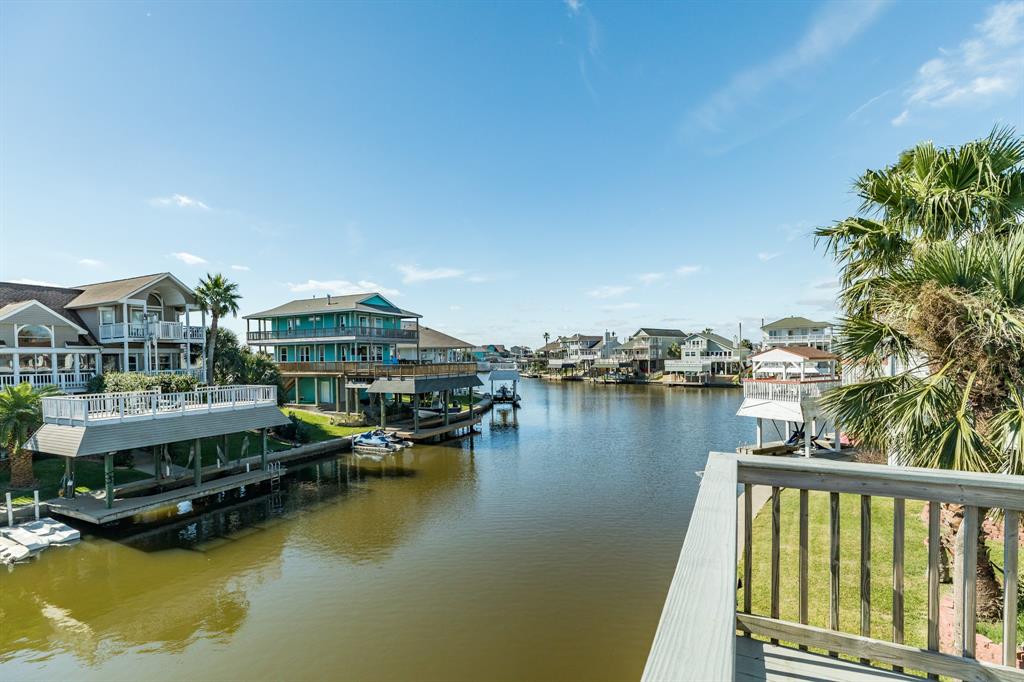 12701 1 Maria Court, Galveston, Texas 77554, 2 Bedrooms Bedrooms, 5 Rooms Rooms,2 BathroomsBathrooms,Single-family,For Sale,Maria,46991023