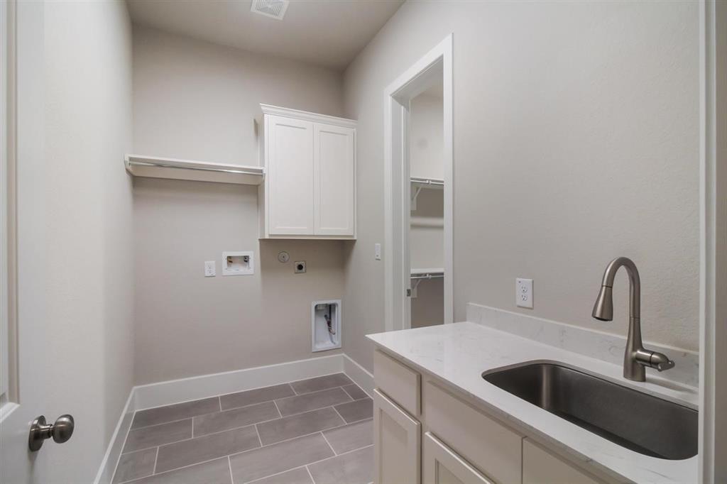 5502 1 Water Terrace Lane, Fulshear, Texas 77441, 2 Bedrooms Bedrooms, 8 Rooms Rooms,2 BathroomsBathrooms,Single-family,For Sale,Water Terrace,69692118
