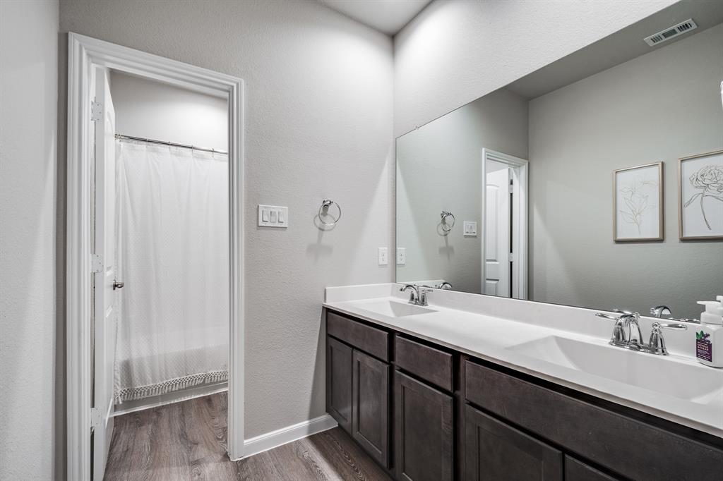 9114 1 Ganter River Trl, Houston, Texas 77044, 3 Bedrooms Bedrooms, 9 Rooms Rooms,2 BathroomsBathrooms,Single-family,For Sale,Ganter River Trl,77690082