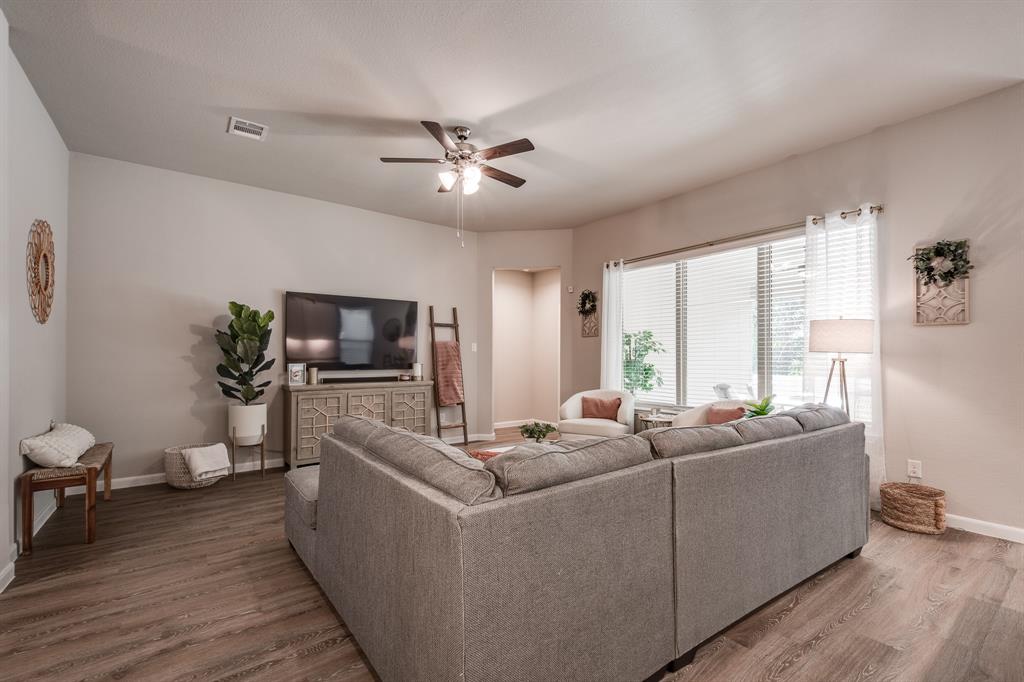 9114 1 Ganter River Trl, Houston, Texas 77044, 3 Bedrooms Bedrooms, 9 Rooms Rooms,2 BathroomsBathrooms,Single-family,For Sale,Ganter River Trl,77690082