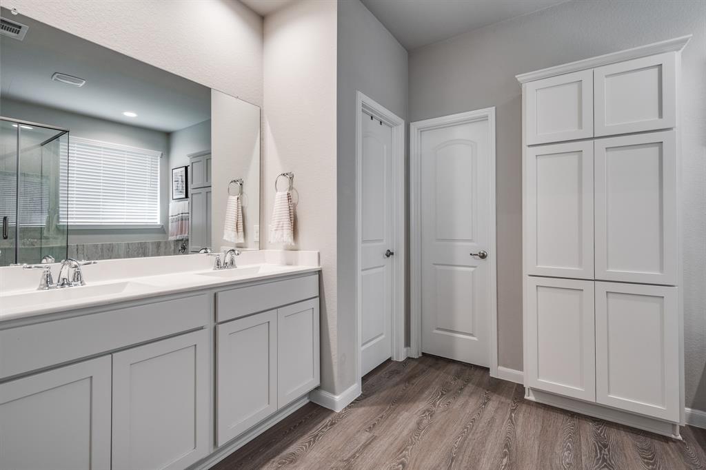 9114 1 Ganter River Trl, Houston, Texas 77044, 3 Bedrooms Bedrooms, 9 Rooms Rooms,2 BathroomsBathrooms,Single-family,For Sale,Ganter River Trl,77690082