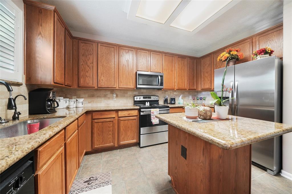 134 2 Queenscliff Circle, The Woodlands, Texas 77382, 3 Bedrooms Bedrooms, 9 Rooms Rooms,2 BathroomsBathrooms,Single-family,For Sale,Queenscliff,81945808