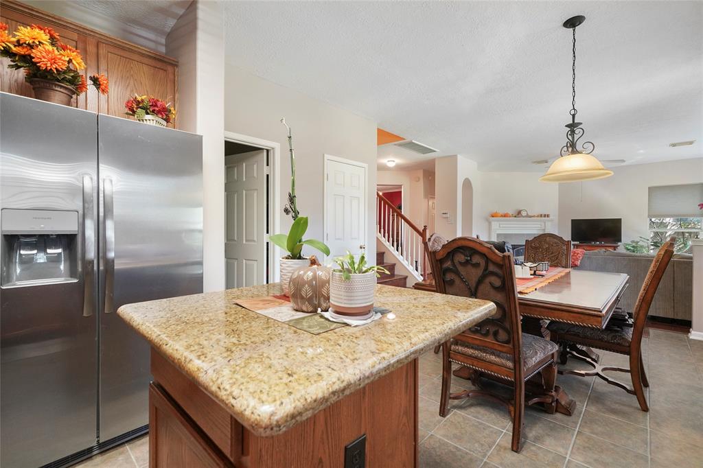 134 2 Queenscliff Circle, The Woodlands, Texas 77382, 3 Bedrooms Bedrooms, 9 Rooms Rooms,2 BathroomsBathrooms,Single-family,For Sale,Queenscliff,81945808