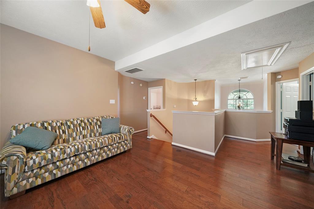 134 2 Queenscliff Circle, The Woodlands, Texas 77382, 3 Bedrooms Bedrooms, 9 Rooms Rooms,2 BathroomsBathrooms,Single-family,For Sale,Queenscliff,81945808
